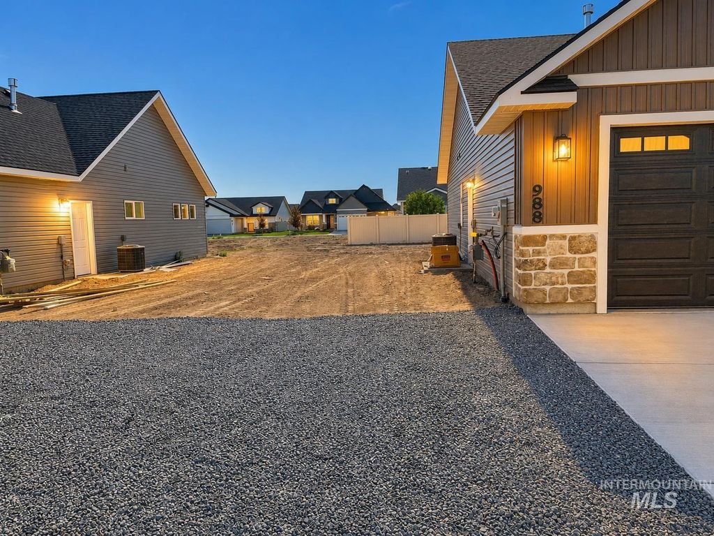 988 Kenbrook Loop, Twin Falls, ID 83301 photo 3