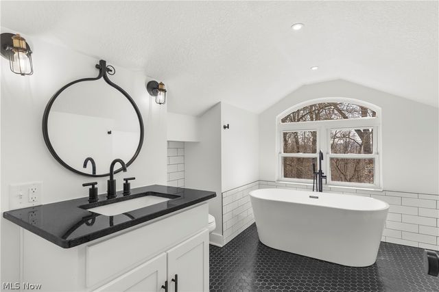 14078 Beaver Creek Road, Salem, OH 44460