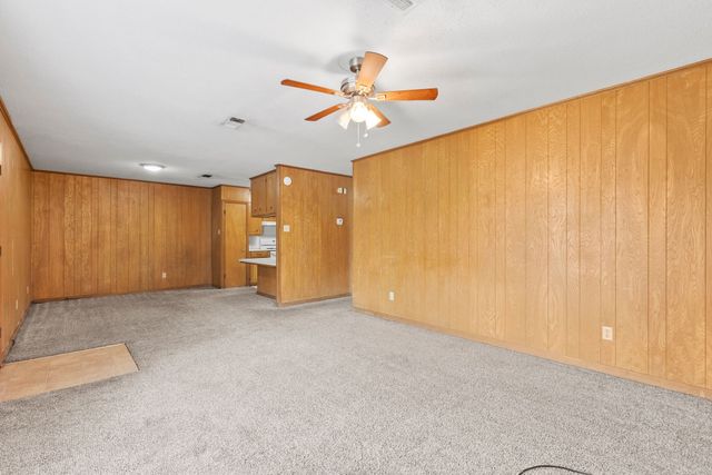 706 S Manson Street, Wolfe City, TX 75496