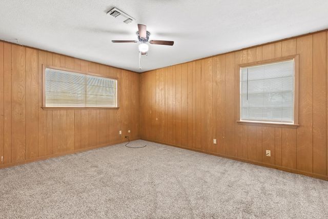 706 S Manson Street, Wolfe City, TX 75496