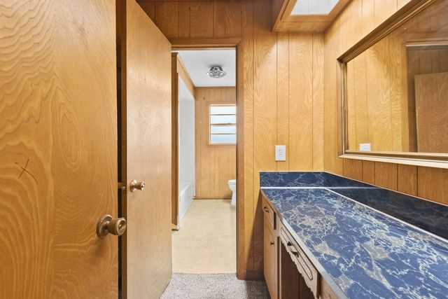 706 S Manson Street, Wolfe City, TX 75496