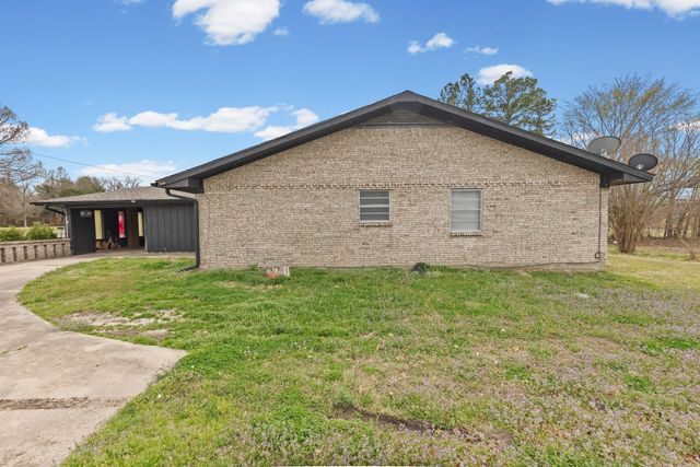 706 S Manson Street, Wolfe City, TX 75496