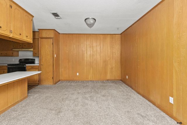 706 S Manson Street, Wolfe City, TX 75496