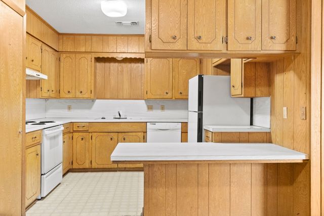 706 S Manson Street, Wolfe City, TX 75496