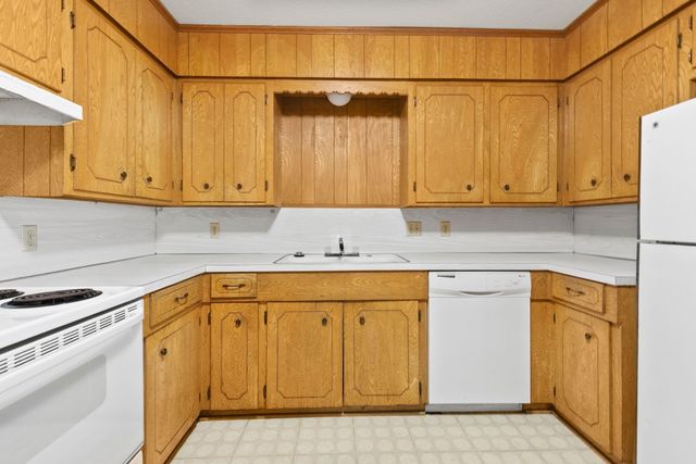 706 S Manson Street, Wolfe City, TX 75496