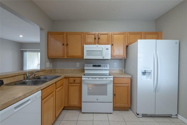 6007 SKYDALE WAY 201, Riverview, FL 33578