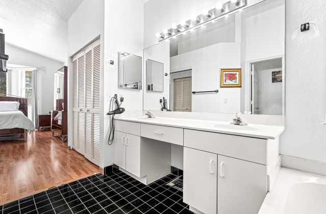 3274 NW 22nd Avenue, Oakland Park, FL 33309