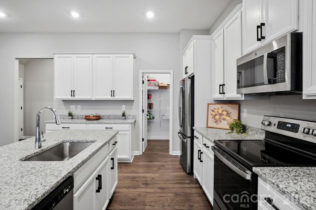 8928 Morning Mist Road, Charlotte, NC 28215