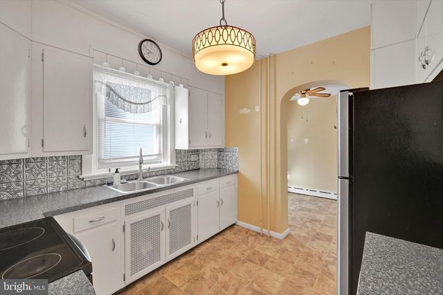 335 MAIN ST, Leesport, PA 19533