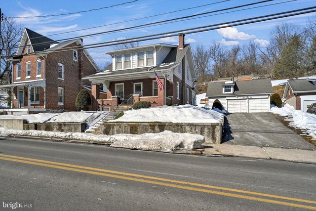 335 MAIN ST, Leesport, PA 19533