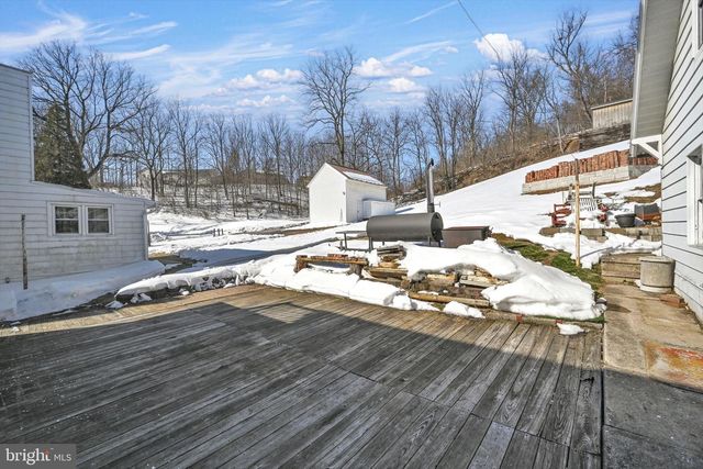 335 MAIN ST, Leesport, PA 19533