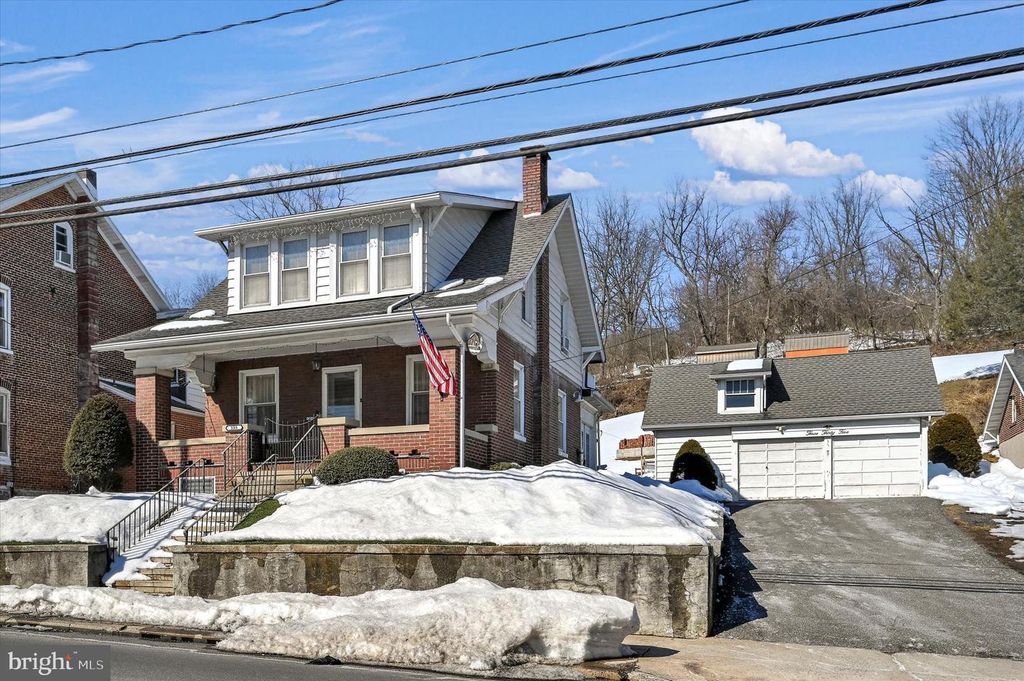 335 MAIN ST, Leesport, PA 19533