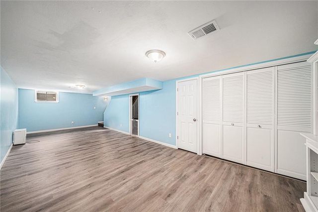 8602 W 84th Terrace, Overland Park, KS 66212