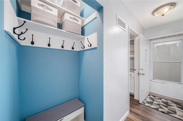 8602 W 84th Terrace, Overland Park, KS 66212