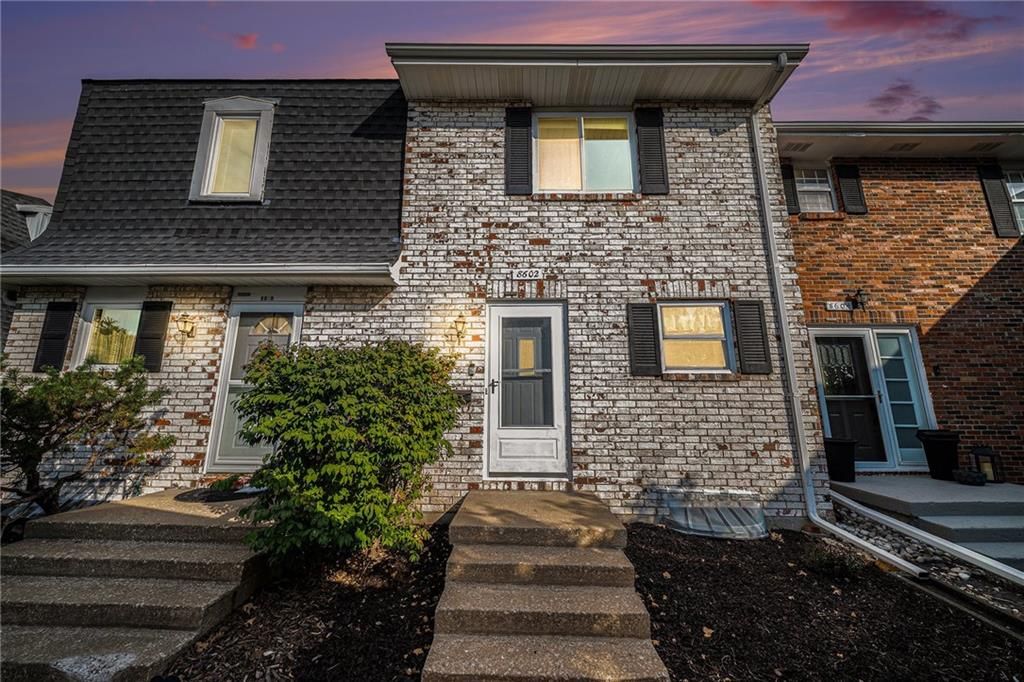 8602 W 84th Terrace, Overland Park, KS 66212