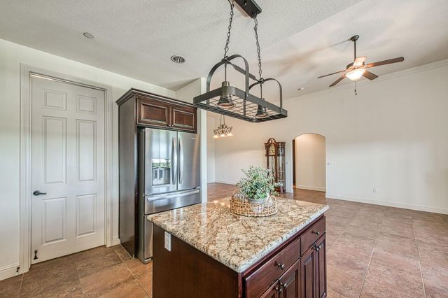 2952 25th Avenue, Kingsburg, CA 93631