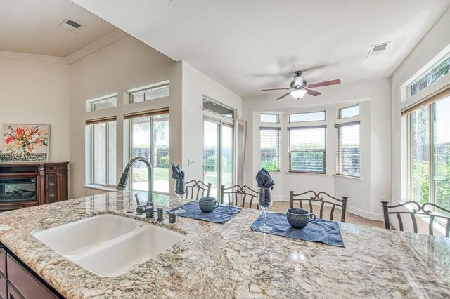 2952 25th Avenue, Kingsburg, CA 93631