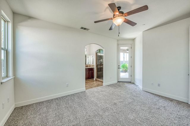 2952 25th Avenue, Kingsburg, CA 93631