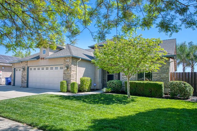 2952 25th Avenue, Kingsburg, CA 93631