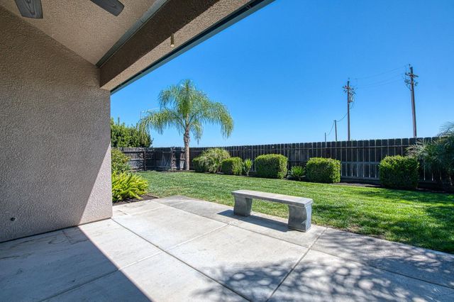 2952 25th Avenue, Kingsburg, CA 93631