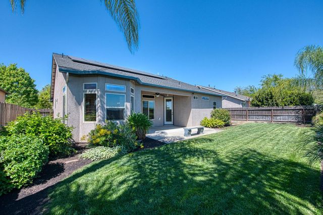 2952 25th Avenue, Kingsburg, CA 93631