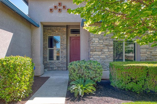 2952 25th Avenue, Kingsburg, CA 93631