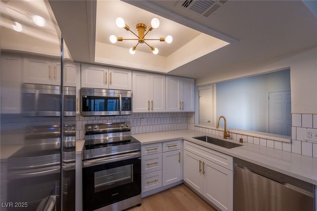 5040 Spencer Street D, Las Vegas, NV 89119