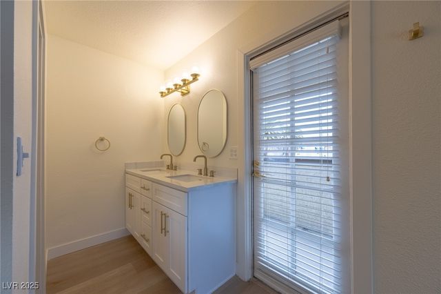 5040 Spencer Street D, Las Vegas, NV 89119