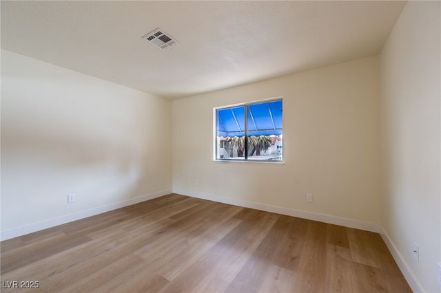 5040 Spencer Street D, Las Vegas, NV 89119