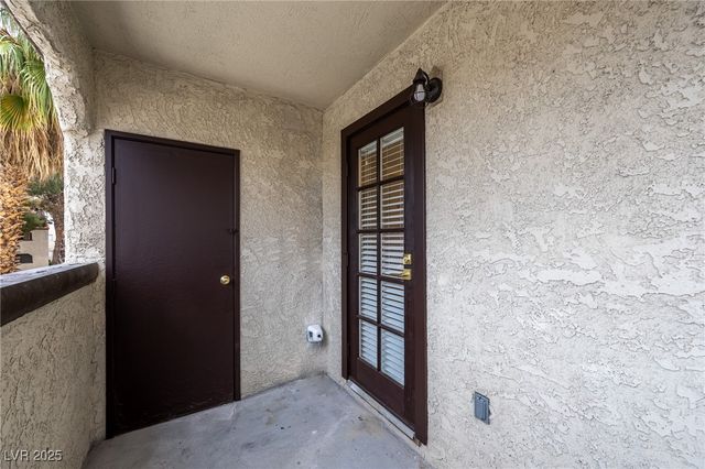 5040 Spencer Street D, Las Vegas, NV 89119