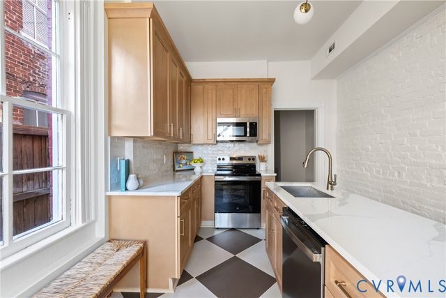 3109 E Broad St, Richmond, VA 23223