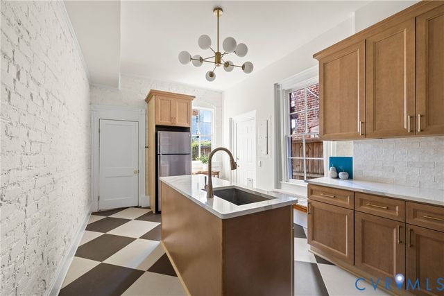 3109 E Broad St, Richmond, VA 23223