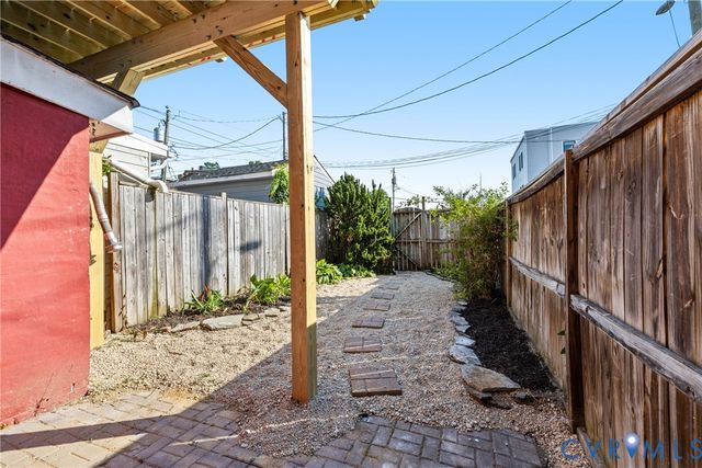 3109 E Broad St, Richmond, VA 23223
