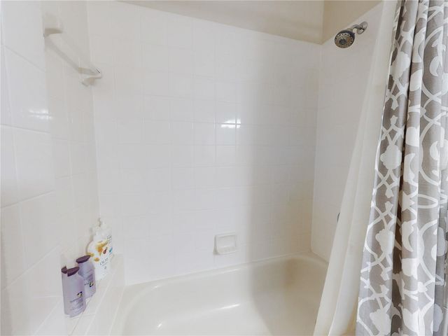 1305 WAYNE AVENUE, New Smyrna Beach, FL 32168