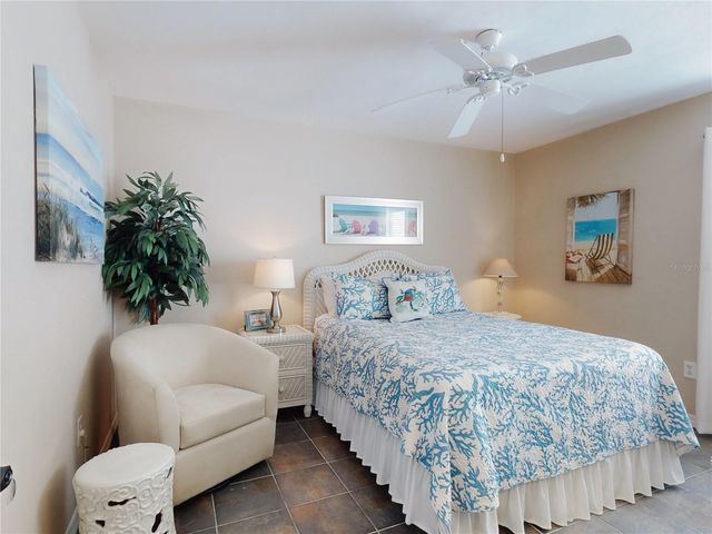 1305 WAYNE AVENUE, New Smyrna Beach, FL 32168