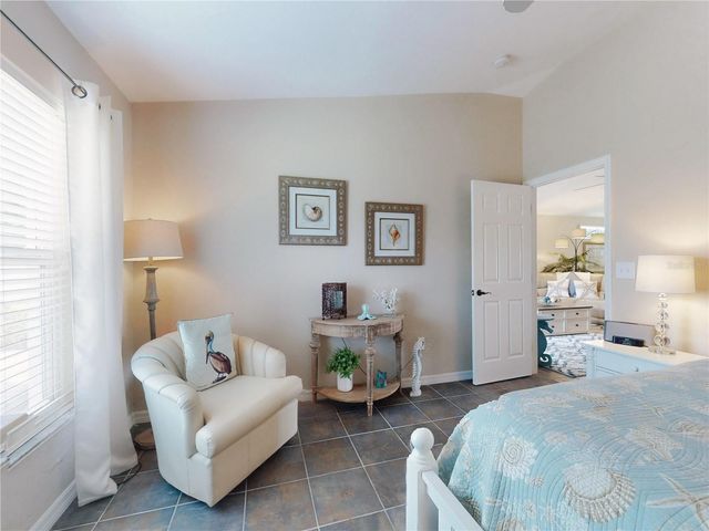 1305 WAYNE AVENUE, New Smyrna Beach, FL 32168