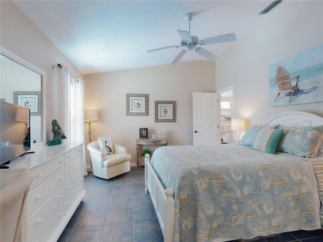 1305 WAYNE AVENUE, New Smyrna Beach, FL 32168