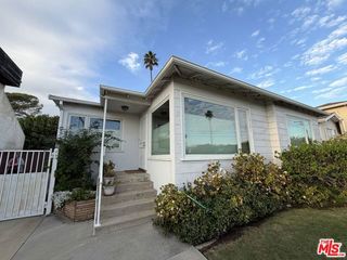12207 Palms Boulevard, Los Angeles, CA 90066