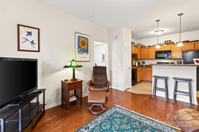 202 Brickton Village Circle 201, Fletcher, NC 28732