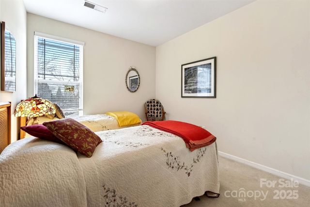 202 Brickton Village Circle 201, Fletcher, NC 28732