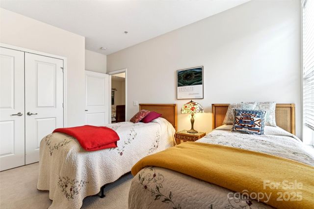 202 Brickton Village Circle 201, Fletcher, NC 28732