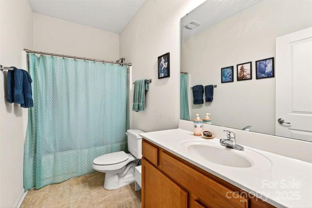 202 Brickton Village Circle 201, Fletcher, NC 28732