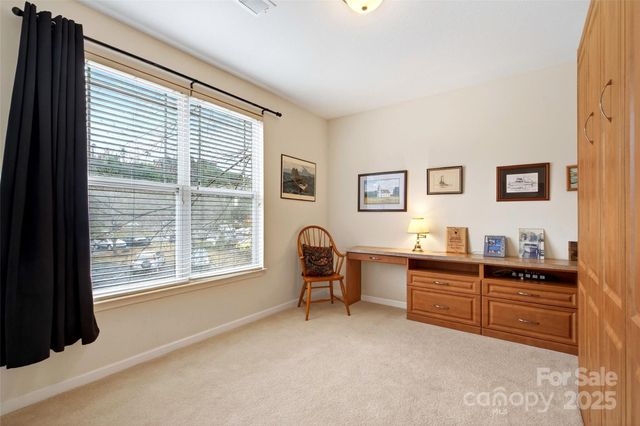 202 Brickton Village Circle 201, Fletcher, NC 28732