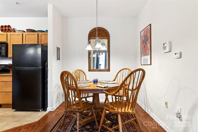 202 Brickton Village Circle 201, Fletcher, NC 28732