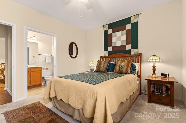 202 Brickton Village Circle 201, Fletcher, NC 28732