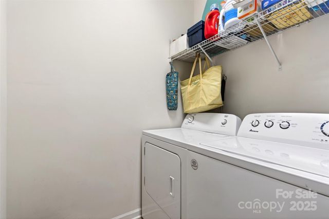 202 Brickton Village Circle 201, Fletcher, NC 28732