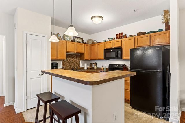 202 Brickton Village Circle 201, Fletcher, NC 28732