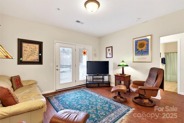 202 Brickton Village Circle 201, Fletcher, NC 28732