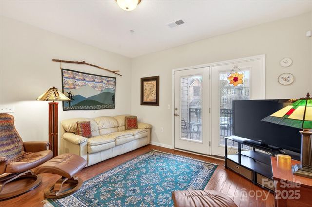 202 Brickton Village Circle 201, Fletcher, NC 28732