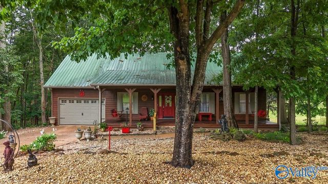 1304 Cardessa Lane, Grant, AL 35747